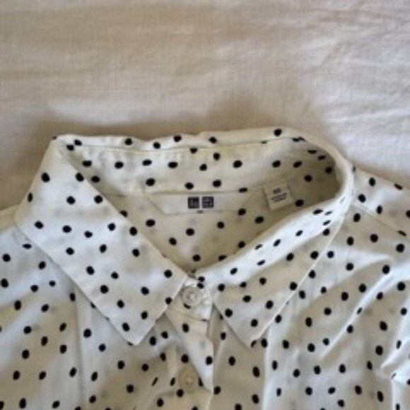 Uniqlo Women's Button-Up Shirt - Picture 3 of 5